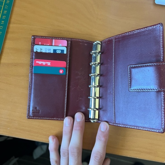 Vintage Gucci embossed GG leather notebook case in a burgundy red - Picture 11 of 11